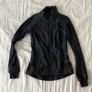 Lululemon athletica (workout jacket). Size 4 in great condition.